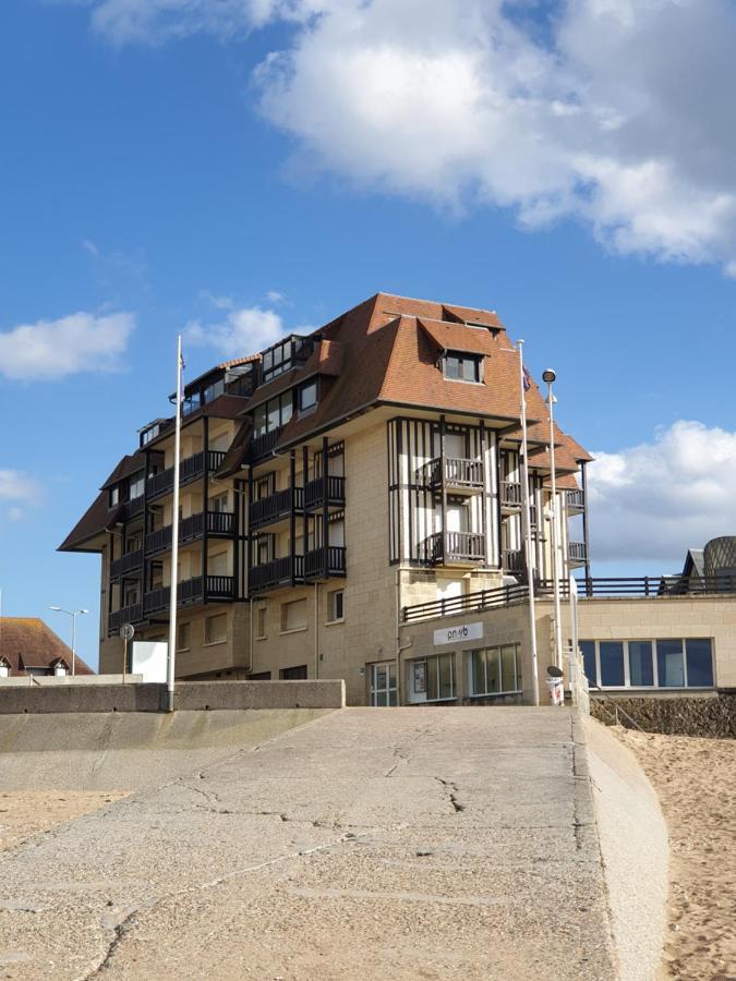 M2M Studio Magnifique Vue Mer - Avec Balcon - Les Pieds Dans L Eau! Блонвиль-сюр-Мер Экстерьер фото
