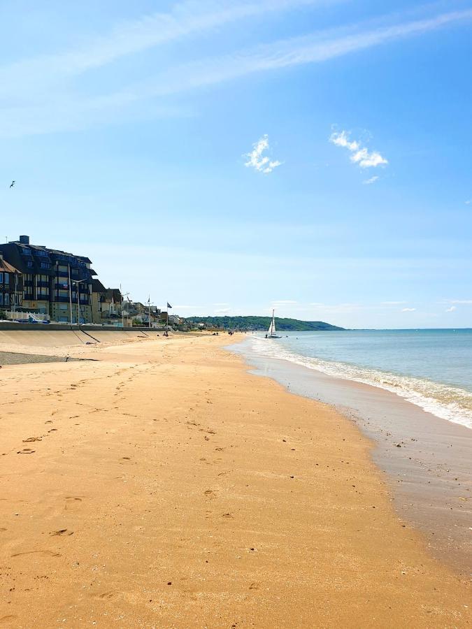 M2M Studio Magnifique Vue Mer - Avec Balcon - Les Pieds Dans L Eau! Блонвиль-сюр-Мер Экстерьер фото