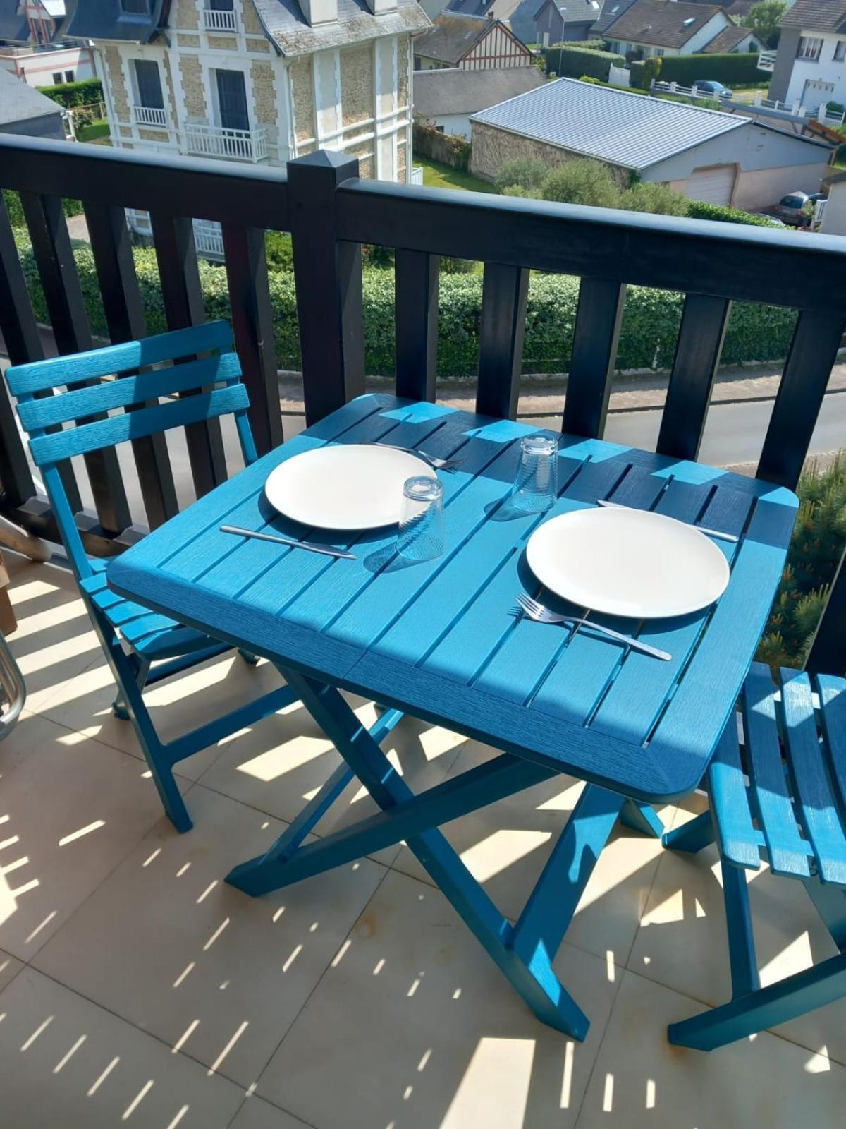 M2M Studio Magnifique Vue Mer - Avec Balcon - Les Pieds Dans L Eau! Блонвиль-сюр-Мер Экстерьер фото